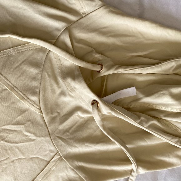 Oversized silky hoodie- Fabletics - Picture 5 of 6